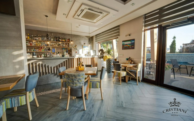 Hotel Cristiani