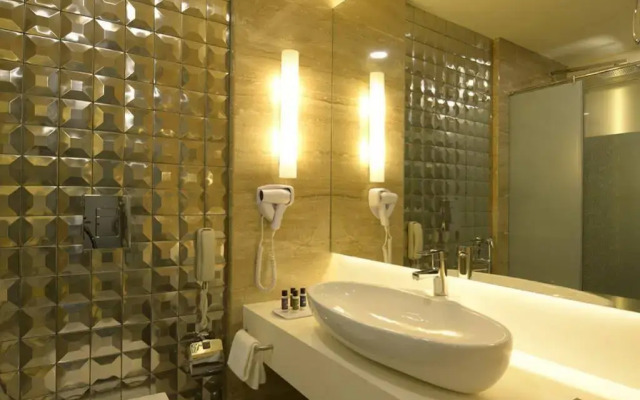 Genesis Hotel Near Mumbai Airport