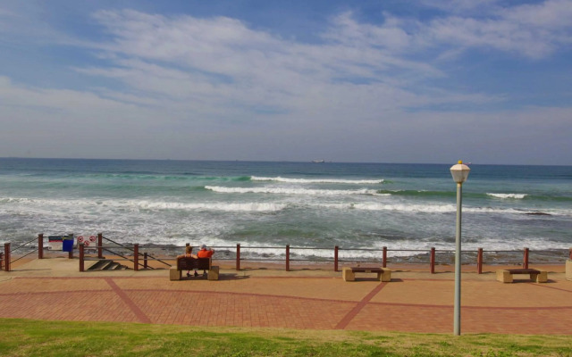 2 Bronze Beach Umhlanga