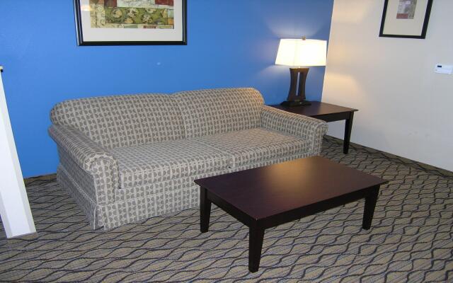 Holiday Inn Express & Suites Belle Vernon by IHG