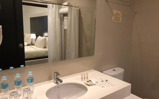 Piña Suites