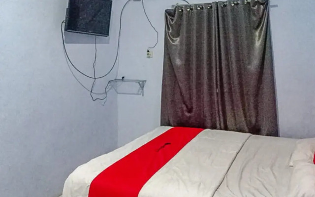 RedDoorz near Stadion Wilis Madiun