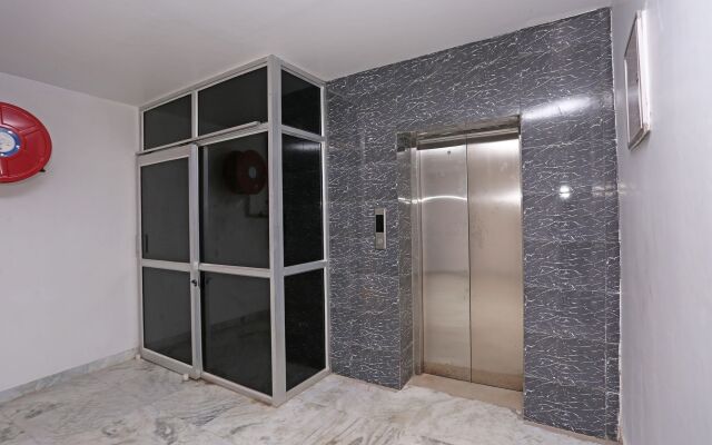 Hotel The Leaf by OYO