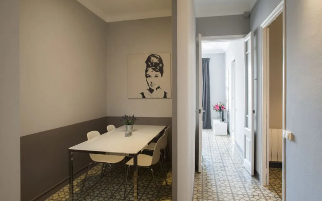 La Pedrera Apartment