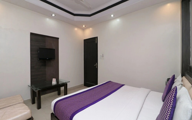 OYO 14705 Hotel India Palace