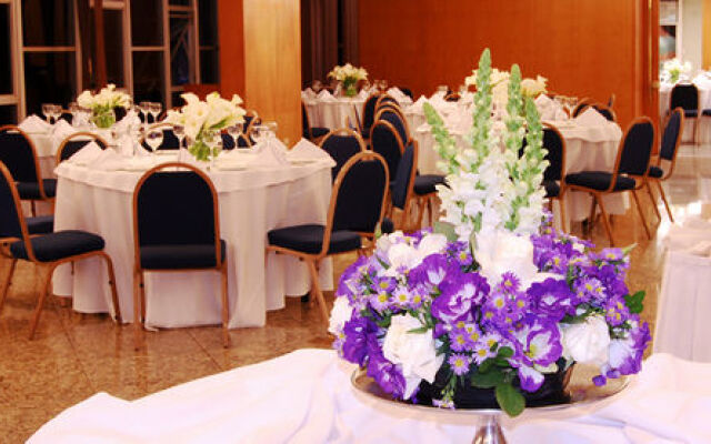 Carlton Hotel