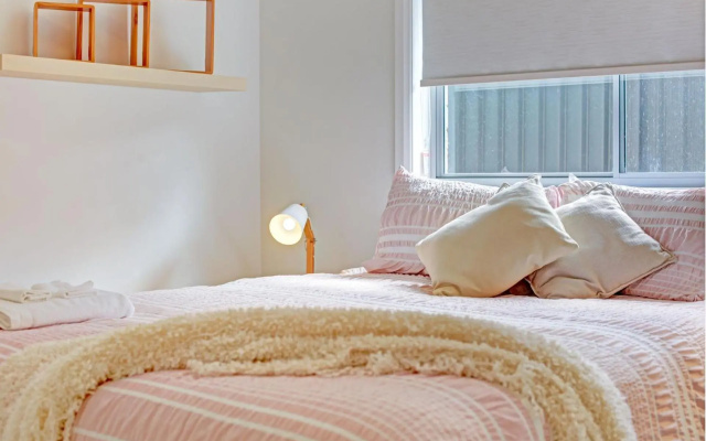 Luxury Spacious Entertaining Areas and Close to Hyams Beach – Guest Rooms – St. Georges Basin