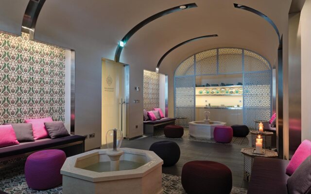 Al Bustan Hotel