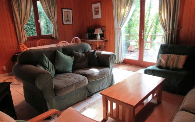 Cozy Chalet in the Woods of the Beautiful Dordogne