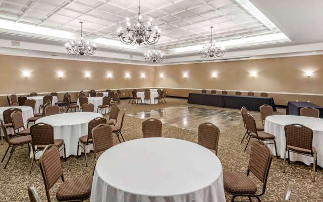 Comfort Suites Bethlehem Near Lehigh University and LVI Airport