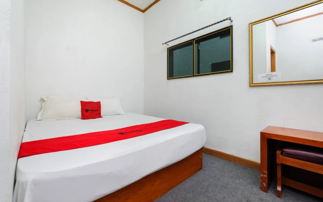 RedDoorz Syariah @ Panglima Nyak Makam Aceh 2 – Guest Rooms – Banda Aceh