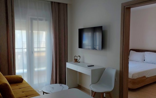 Navarino Luxe Suites with Sea View