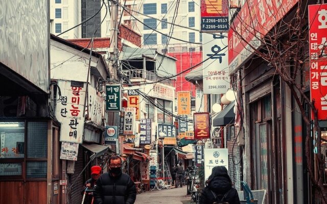 Myeong Artravel Hostel