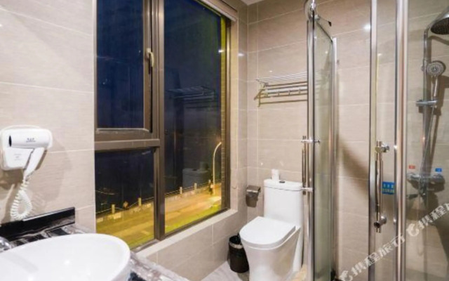 Jinfeng Seaview Hotel (Yangjiang Dongping Pearl Bay Branch)