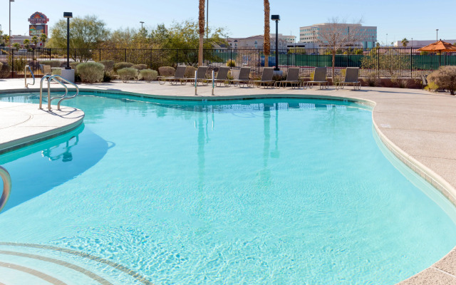 Holiday Inn Express Hotel & Suites Henderson, an IHG Hotel