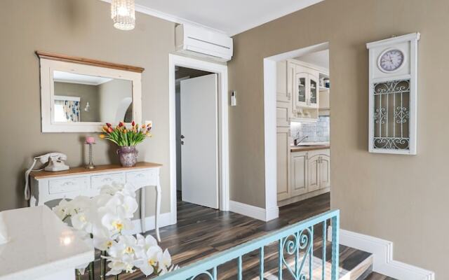 Villa Eleganza With Pool For 9 Guests , Zadar