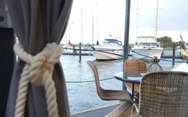 Ahoy Masal Modern Retreat