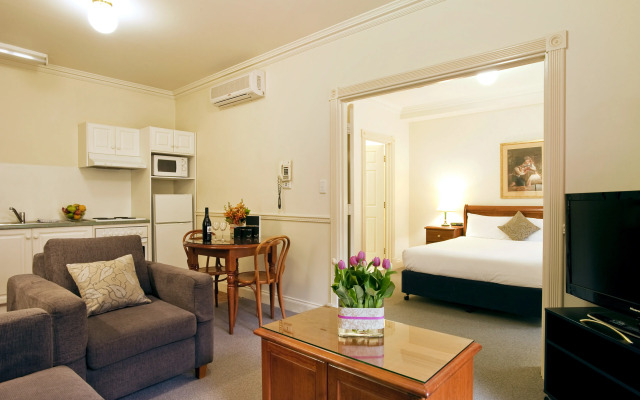 Majestic Old Lion Apartments