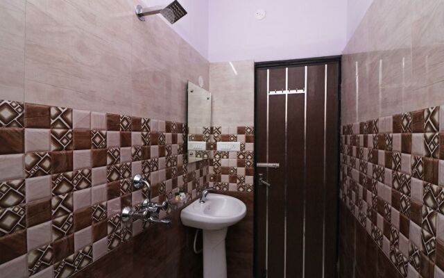 Oyo 23157 Grand Sudershan Hs