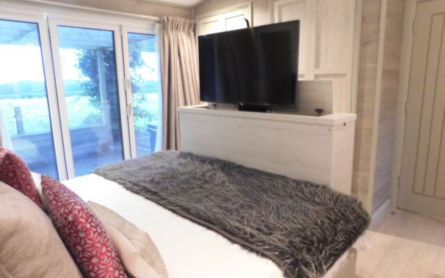 Inviting 3-bed Lodge in Norfolk