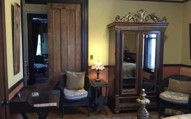 Amherst Inn