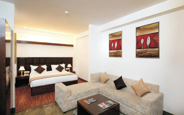 Taurus Sarovar Portico