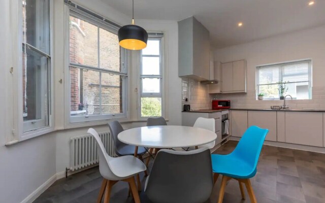 Spacious 5 Bedroom Home in Camden