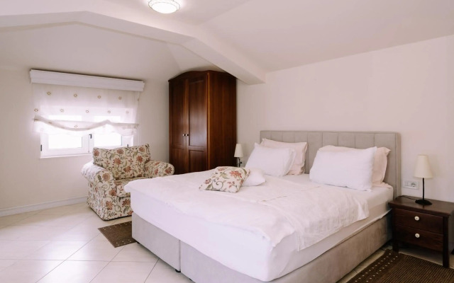 Abalone Hotel