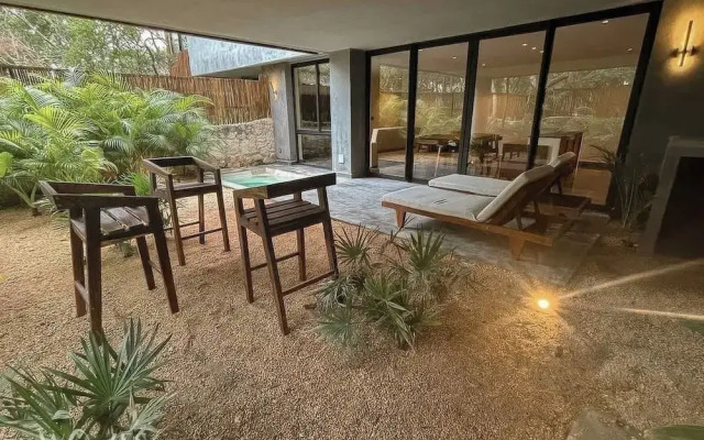 2BR w/ Private Pool Near the Beach Spacious Stay
