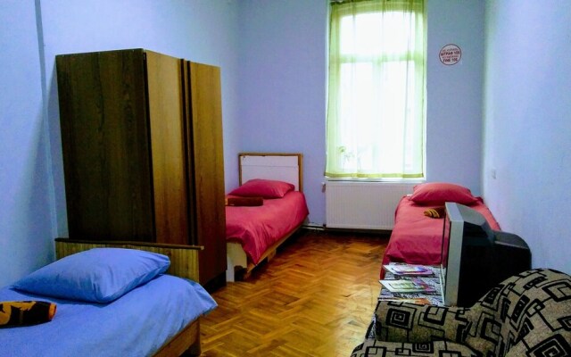 Vareron Hostel