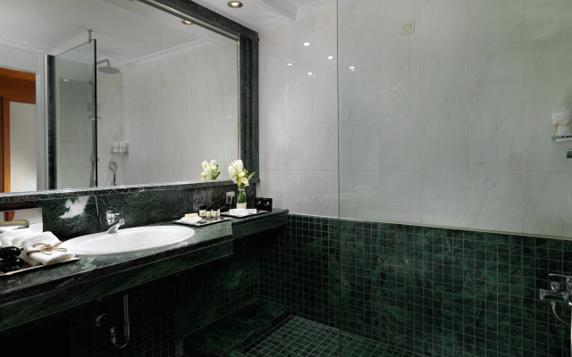 Divani Apollon Palace & Thalasso
