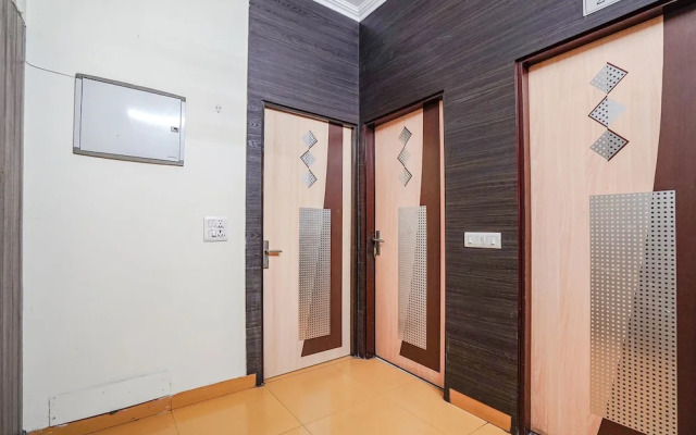 Fabhotel Rivlet Premium