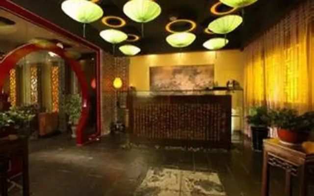 Vienna Hotel (Shanghai Hongqiao Airport Jiuxing)