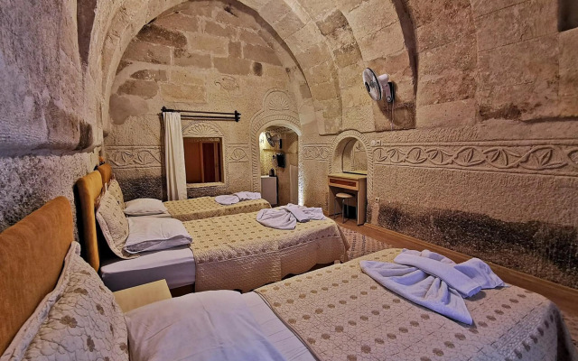 Falcon Cave Suites