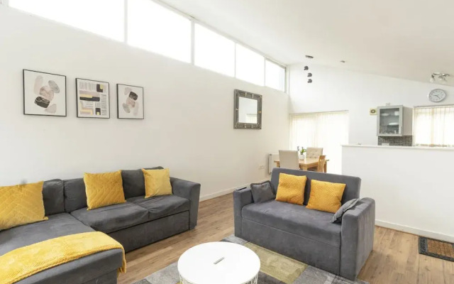 Luxury Holiday Home In Manchester Near The Quays