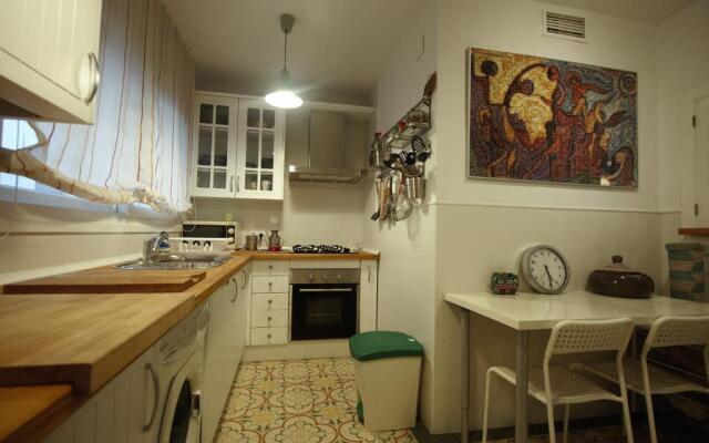 Bonito apart. con PARKING Y PISCINA
