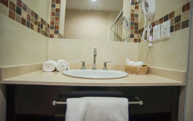 Arami Hotel & Lodge