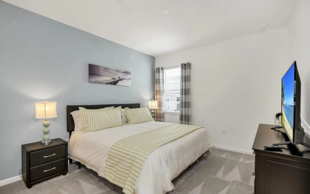 6BR Luxury Home - Private Pool Games Room