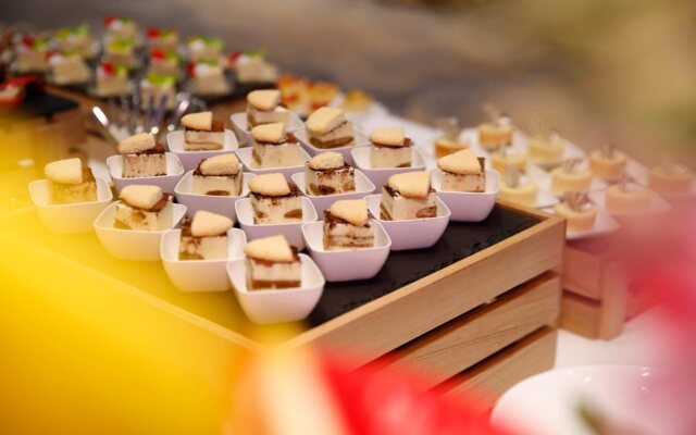 Crowne Plaza Zhuhai City Center by IHG