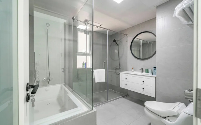 Tyms Stylish 3BR 2BA Apt Xujiahui Shops