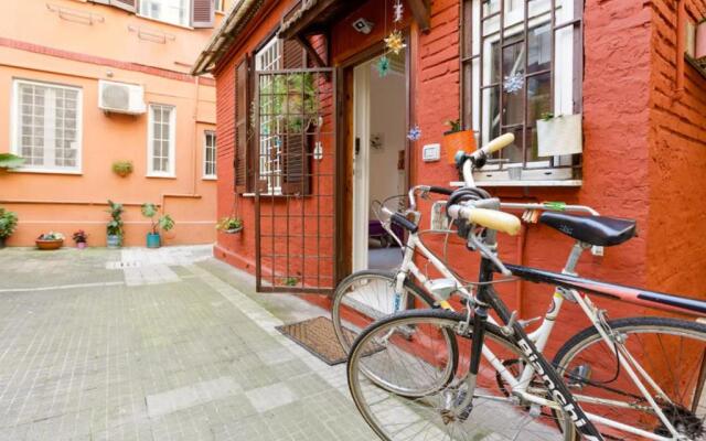 Free Bike in Urban Chic Studio - by BRAVE