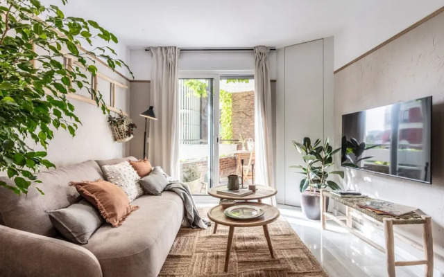 Sabina - 1 Bedroom and Terrace in Almagro