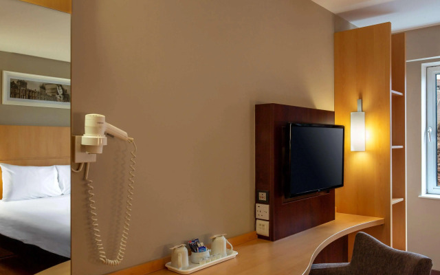 ibis Belfast Queens Quarter