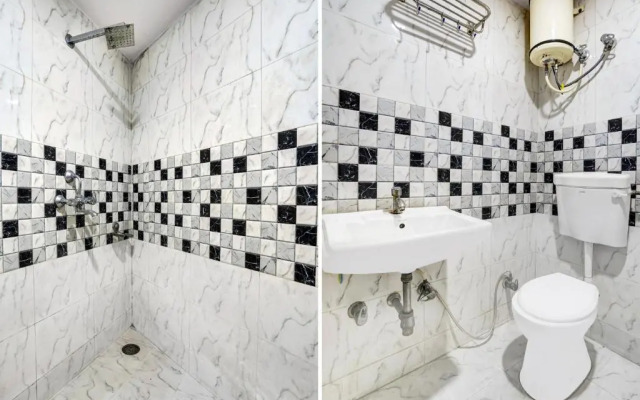 OYO 88843 My Hotel Daksh