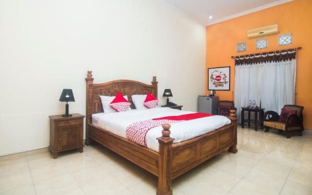 OYO 326 Ndalem Padma Asri Guest House
