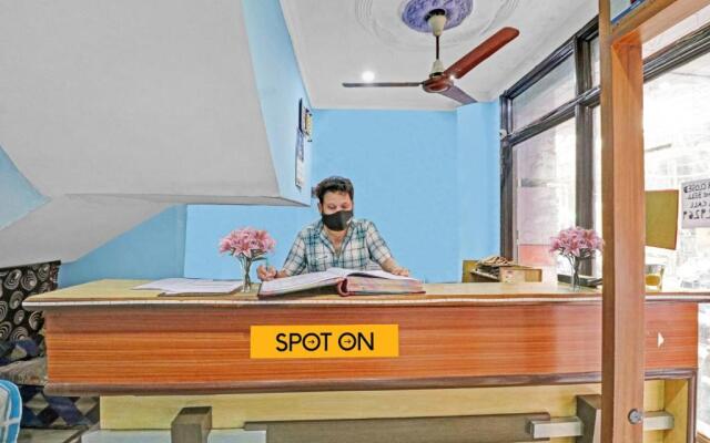 SPOT ON 82420 Hotel Anchal Dx Paharganj