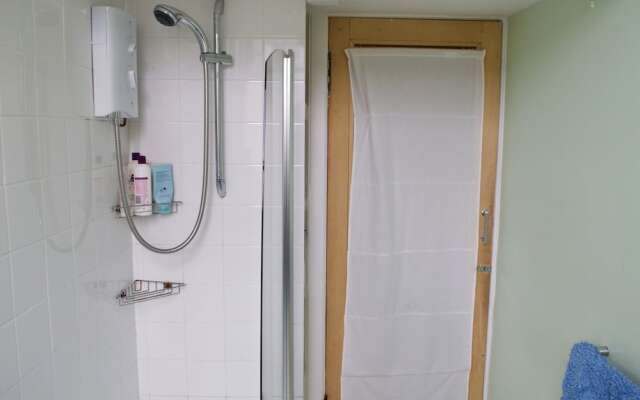 Spacious 1 Bedroom Stockbridge Flat