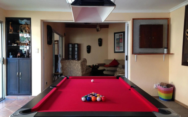 Ipe Tombe Guest Lodge