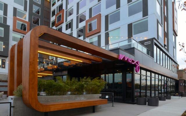 Moxy Denver Cherry Creek