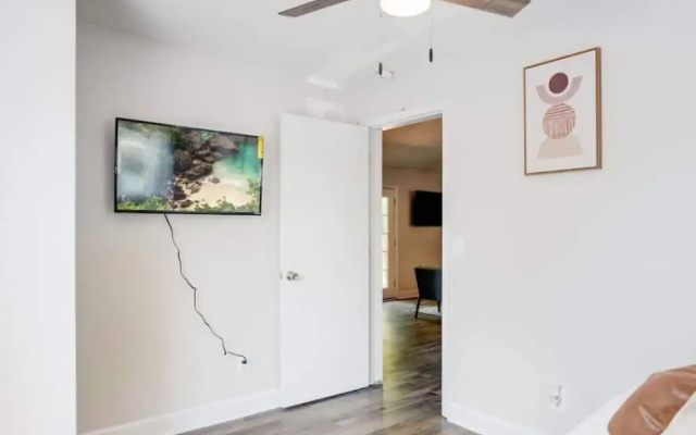 Cozy Oasis of Downtown Clarksville